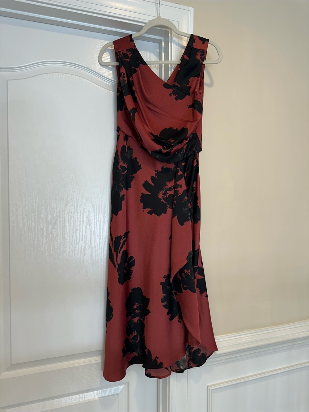 Taylor Rust Red Sleeveless Midi Dress with Black Floral Print